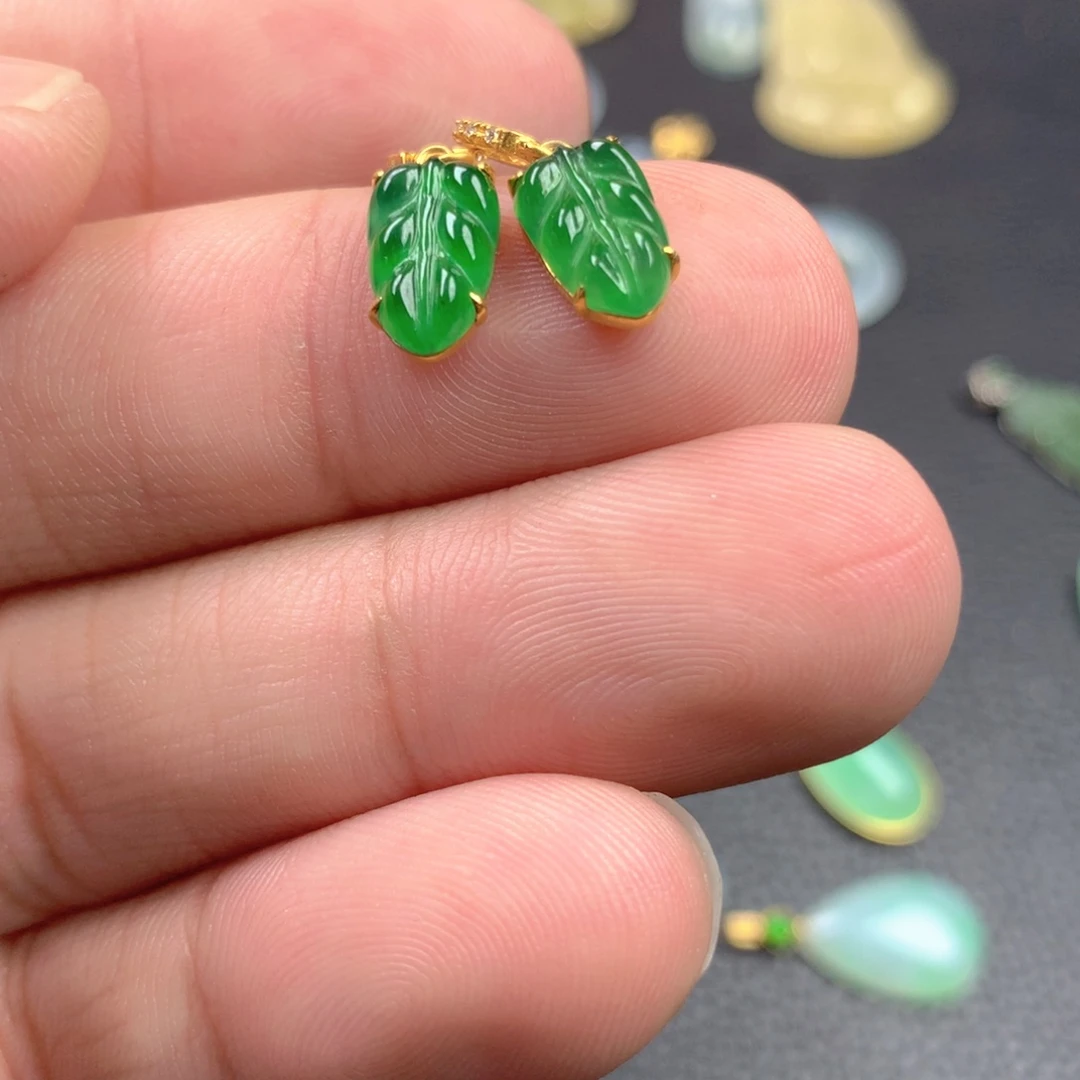 【闪购商品】颈饰18K金镶嵌翡翠余**许翡翠