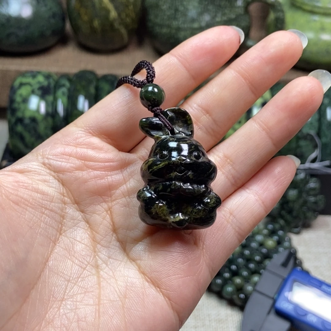 蛇纹石玉未镶嵌药王石吊坠