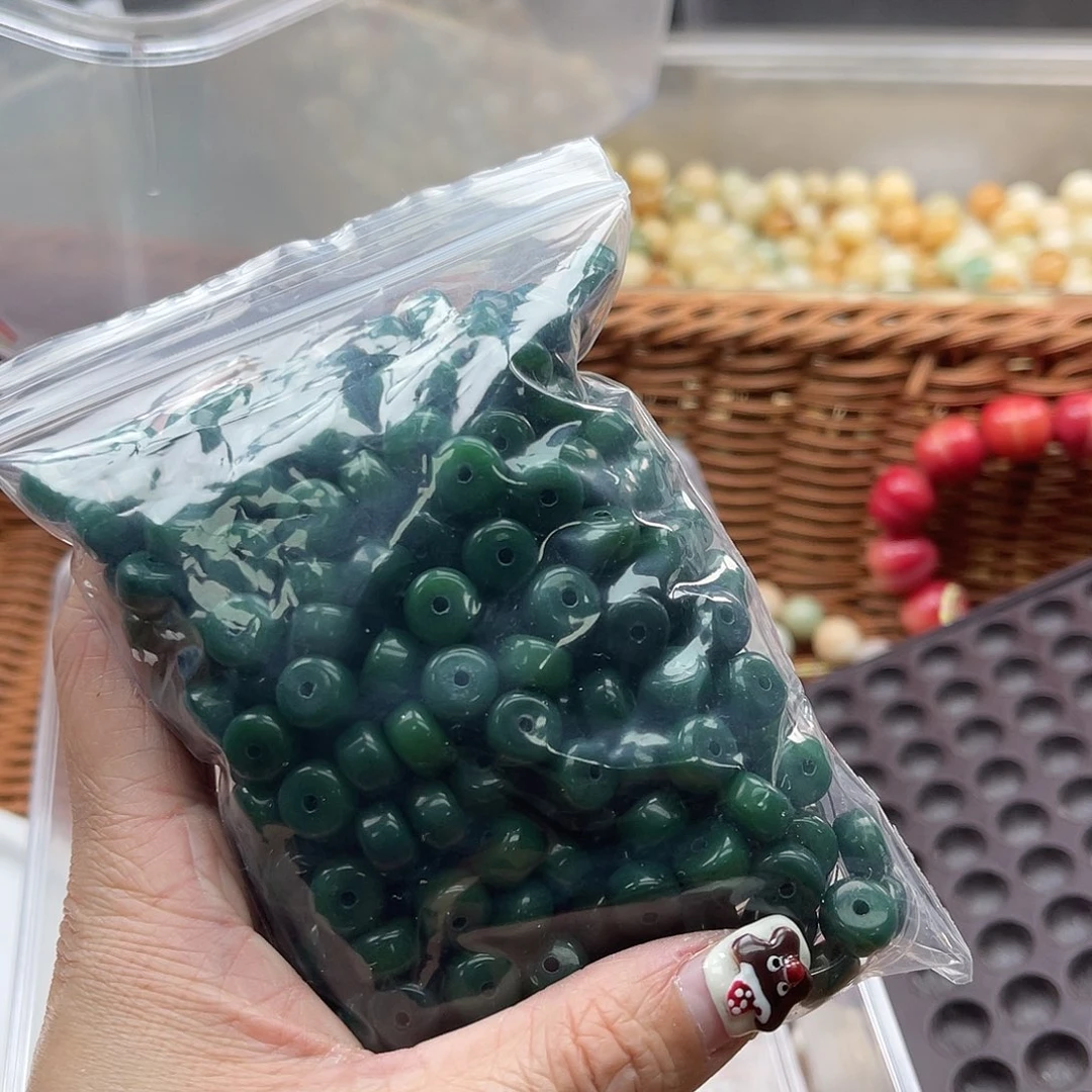 白玉菩提吊坠Q/9mm/130颗锅底