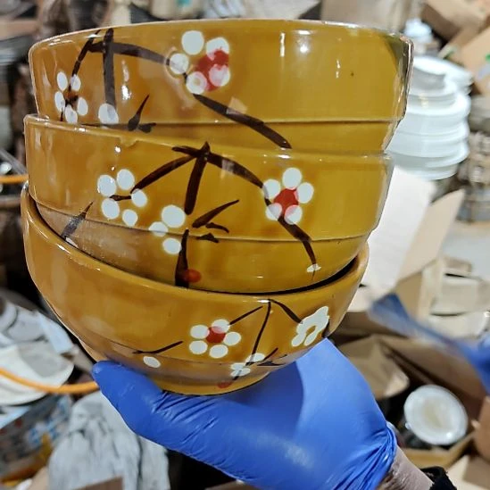 摆件盘子碗茶壶啥都有