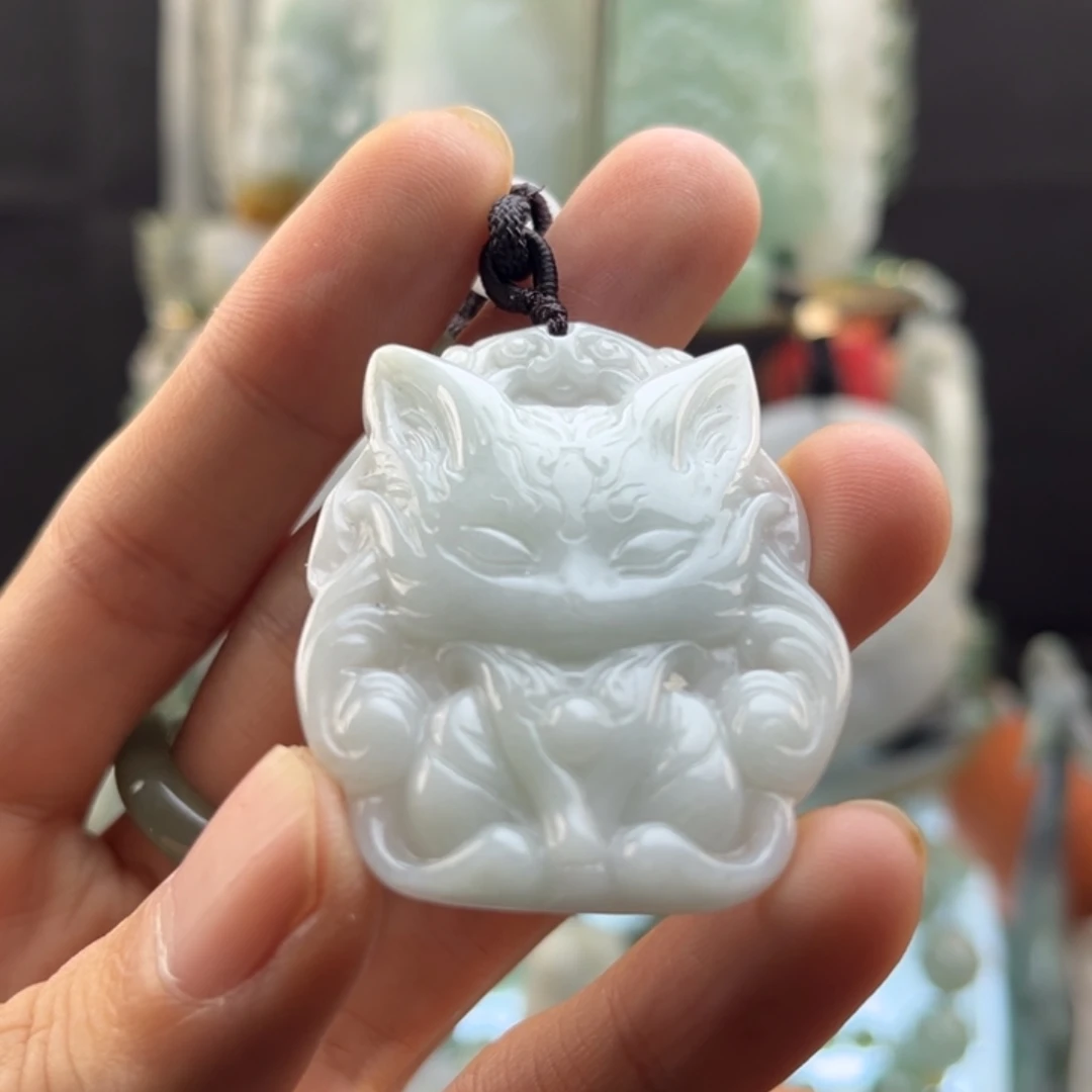 翡翠未镶嵌颈饰九尾