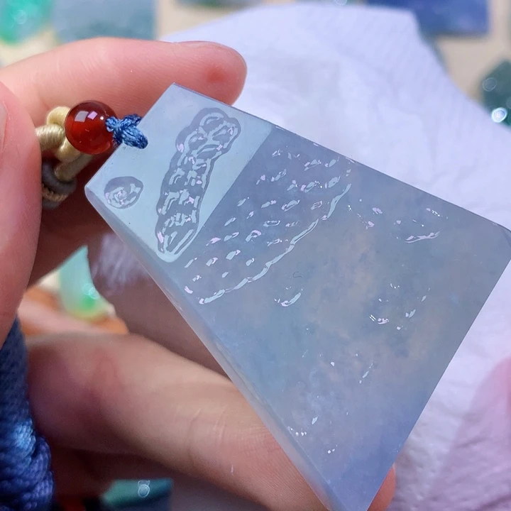 翡翠未镶嵌吊坠(不含链) 7589