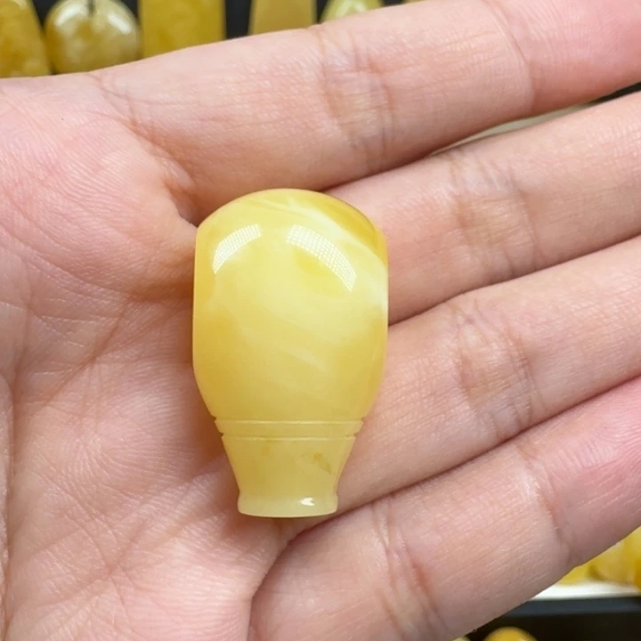 蜜蜡未镶嵌珠宝奇石