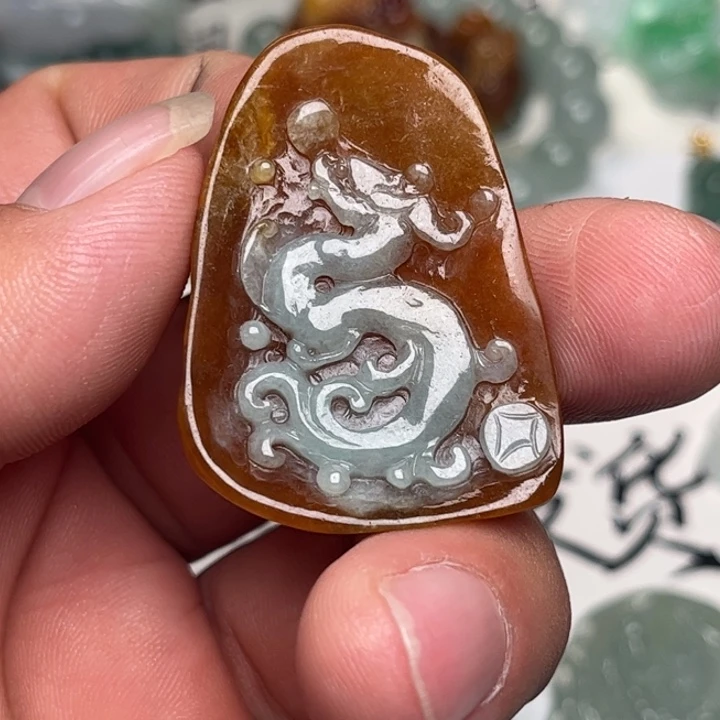 翡翠未镶嵌颈饰仿古龙