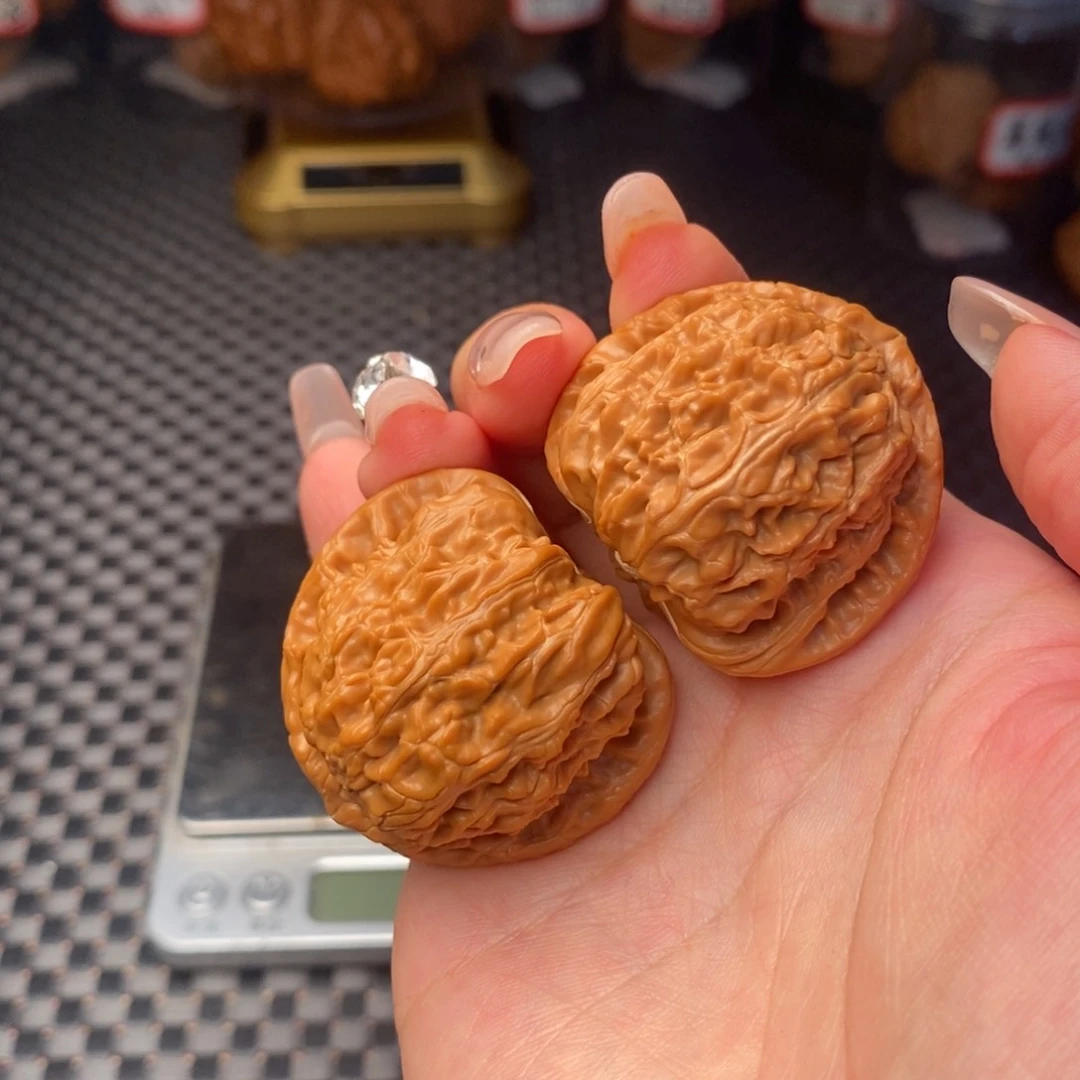 文玩核桃吊坠三角白39