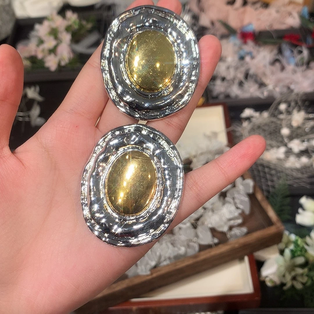 锆石铁合金6656899