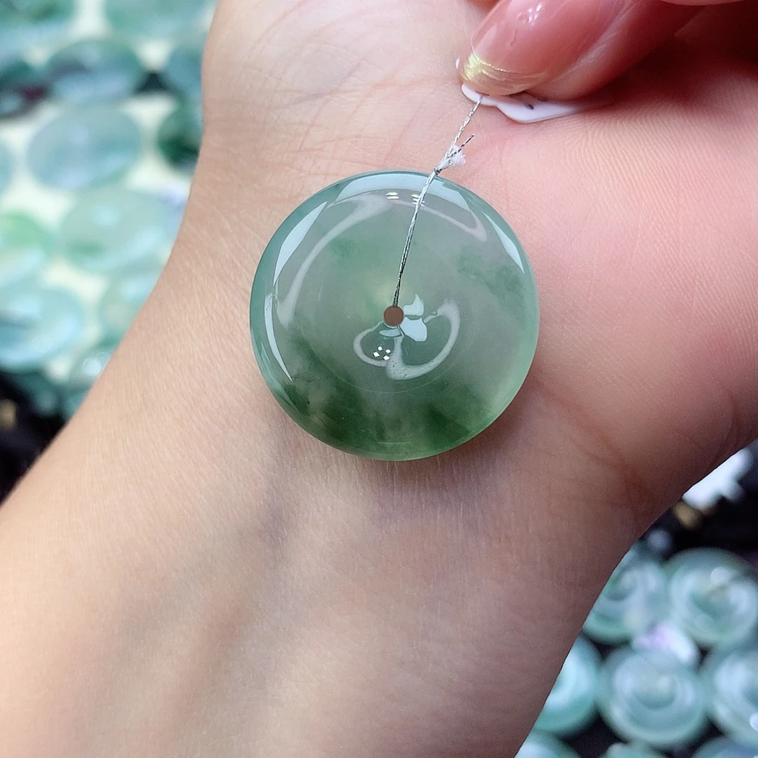 翡翠未镶嵌颈饰编号81尺寸24.9-5.8