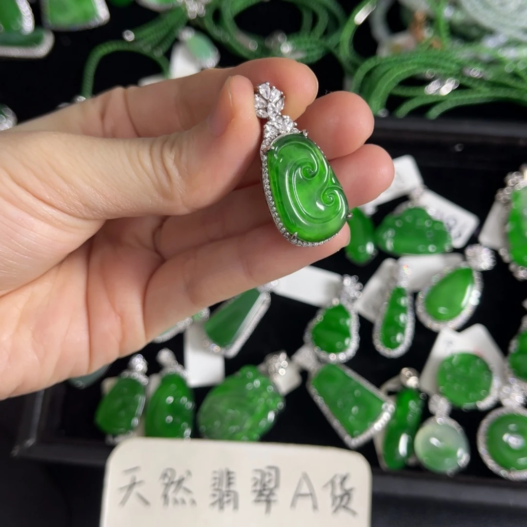翡翠银S925镶嵌戒指如意吊坠