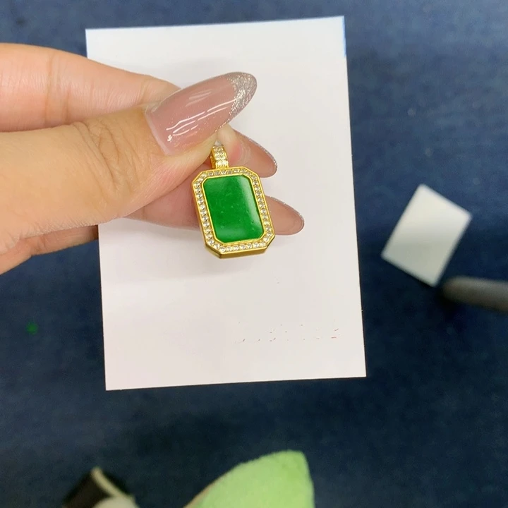 颈饰未镶嵌翡翠用****9天然翡翠