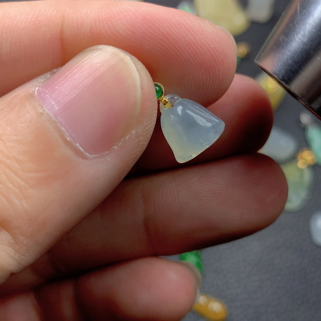 【闪购商品】颈饰18K金镶嵌翡翠翡翠