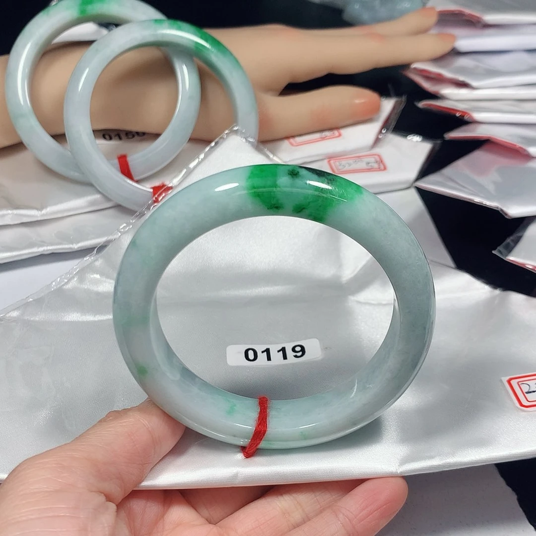 翡翠手镯未镶嵌天然缅甸A货翡翠手镯