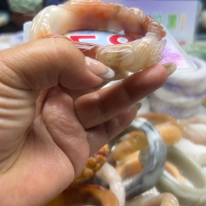 石英岩玉手镯未镶嵌