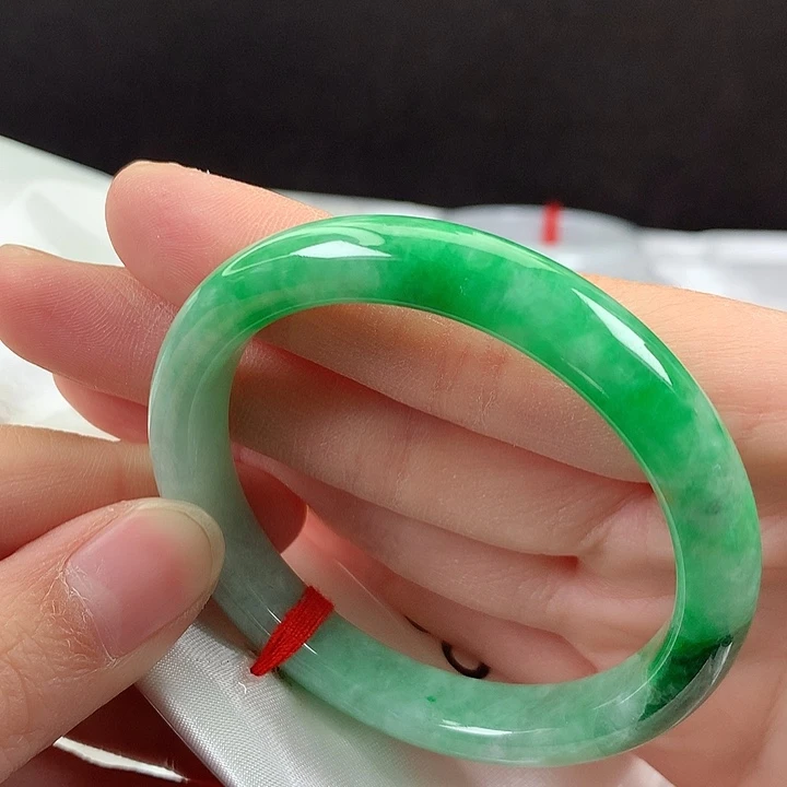 翡翠未镶嵌手镯50圈