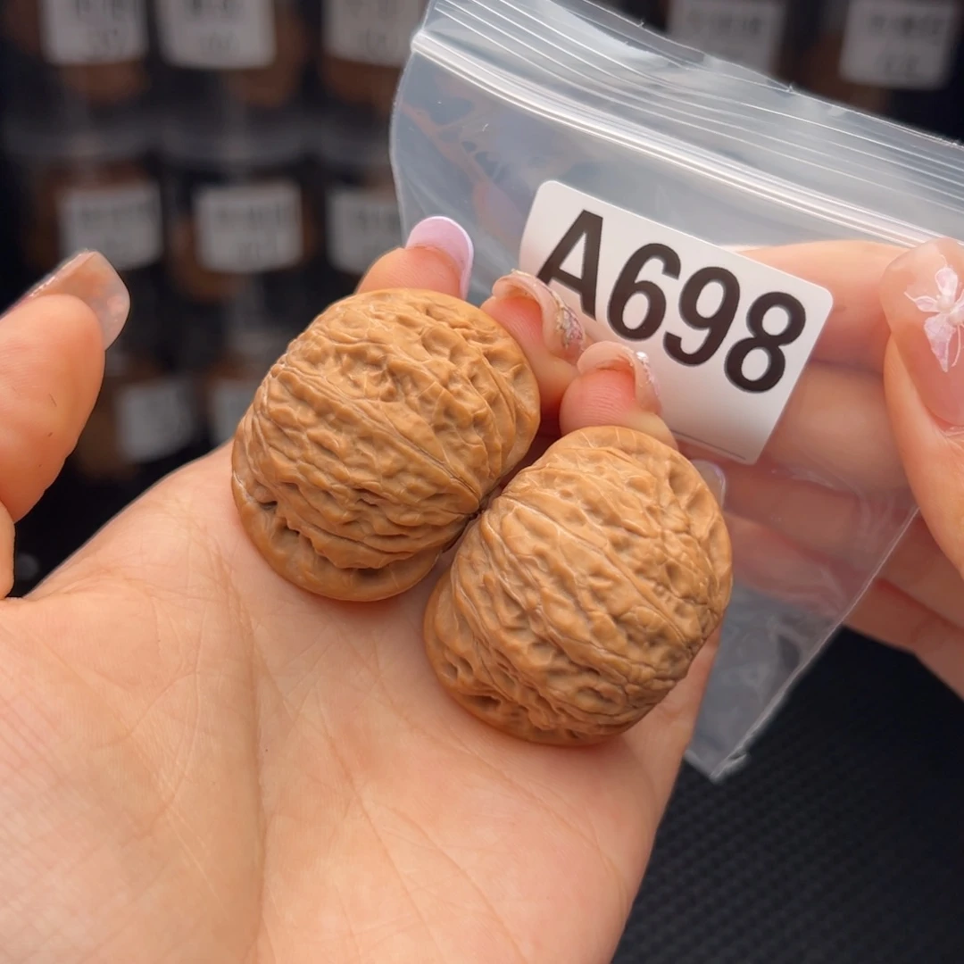 利***）文玩核桃吊坠铁锤