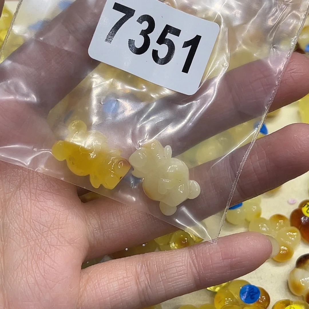 来****琥珀未镶嵌珠宝奇石