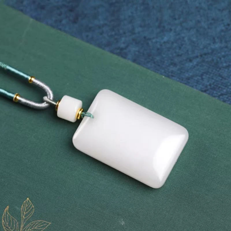 金丝玉无事牌精美吊坠