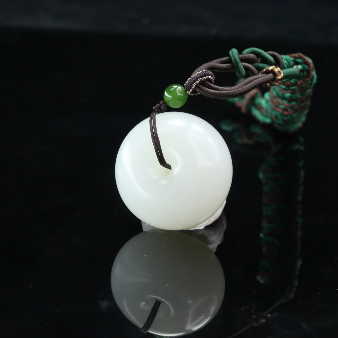 33和田玉黑山平安扣/300192上海嘉禾拍卖