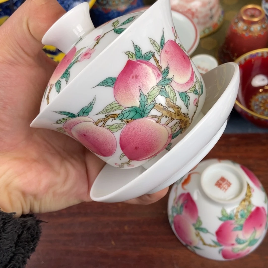 ?***?陶瓷艺术家的作品是一种非常