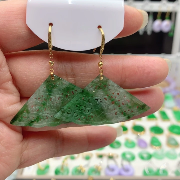 翡翠18K金镶嵌耳饰