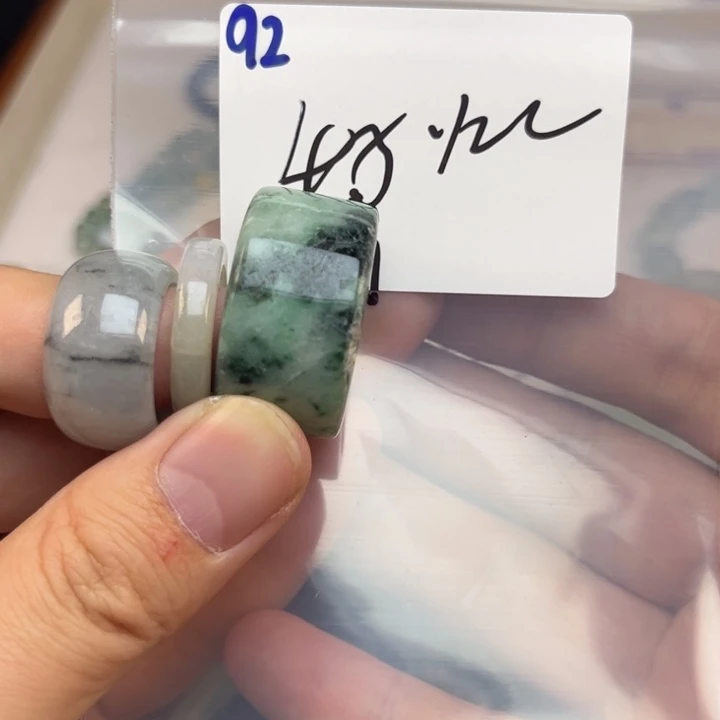 翡翠戒指未镶嵌宇***?