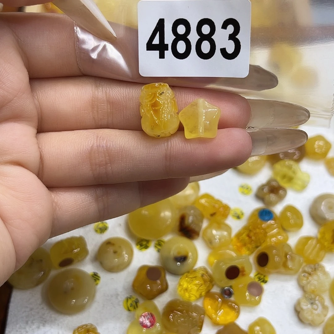 ****嘟琥珀未镶嵌珠宝奇石