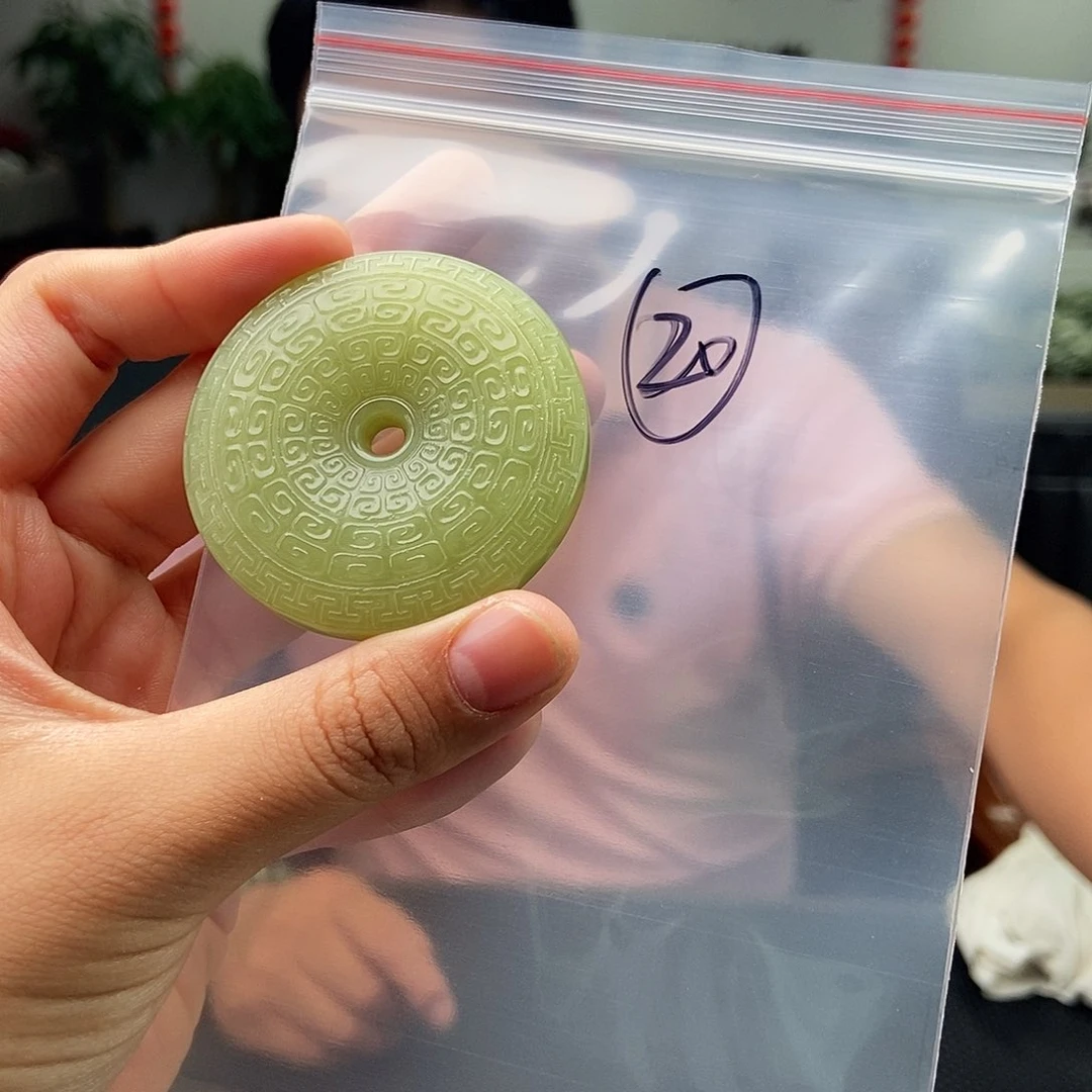 和田玉未镶嵌颈饰颜色多样性发拍一发一