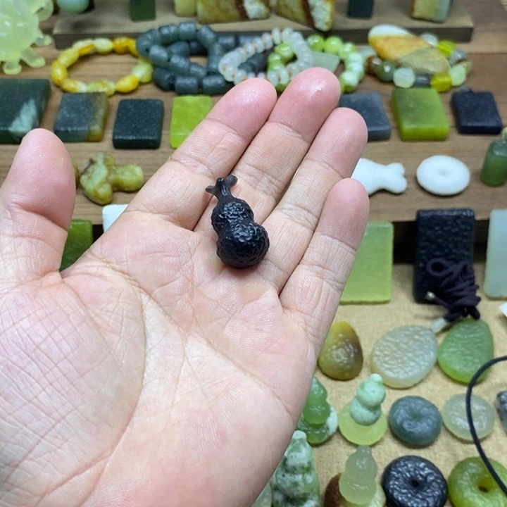 *****蛇纹石玉未镶嵌吊坠