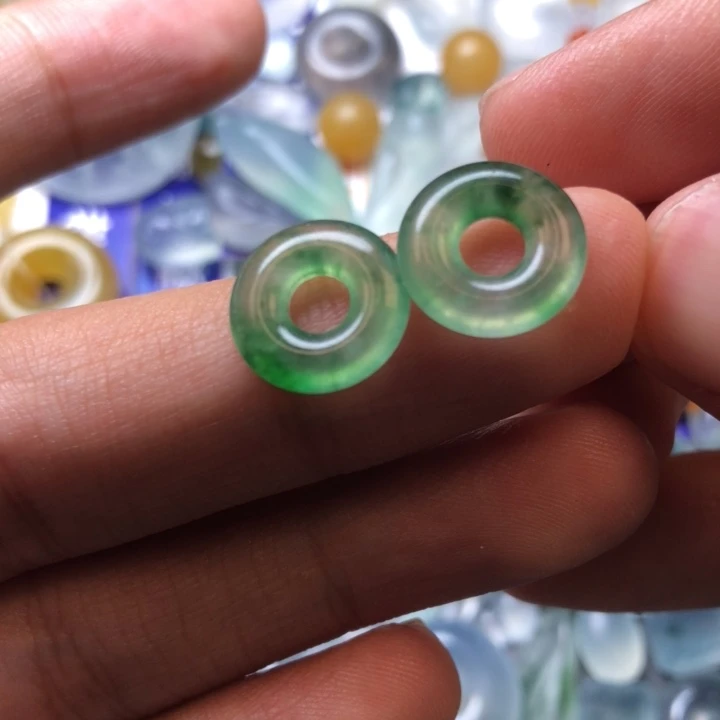 定制翡翠未镶嵌挂件