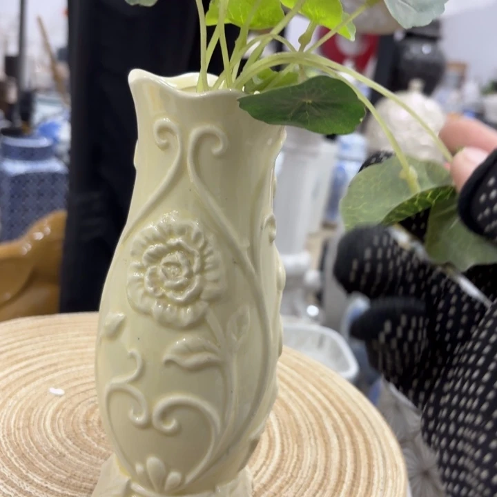 微瑕青花瓷器值得购买