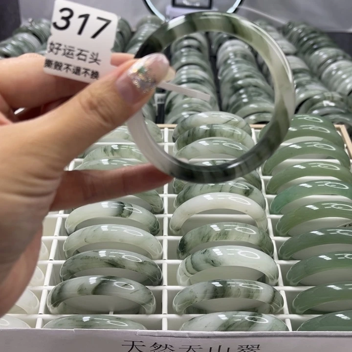 未镶嵌手镯石英质玉317