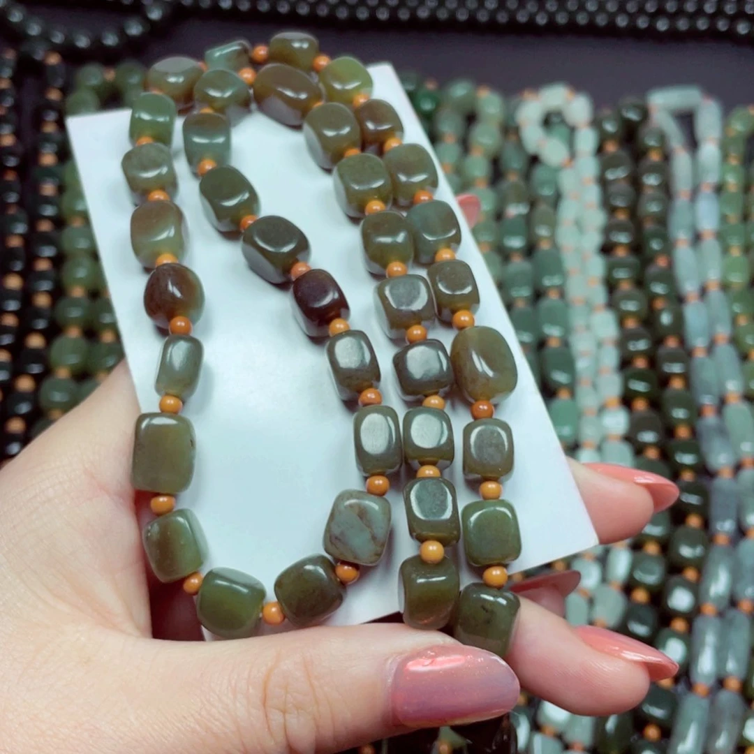 和田玉颈饰未镶嵌