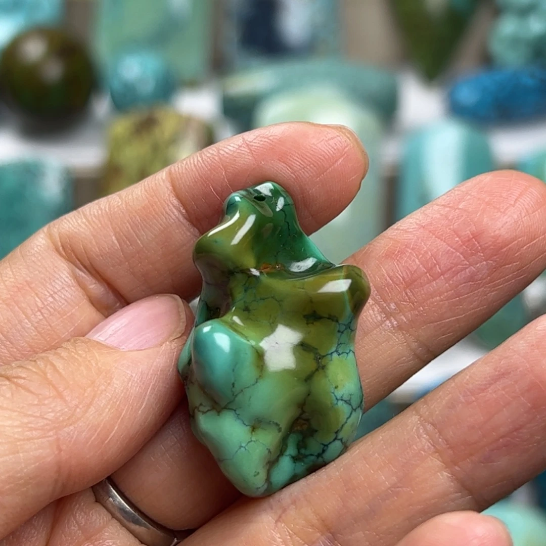 绿松石未镶嵌天然原矿绿松石