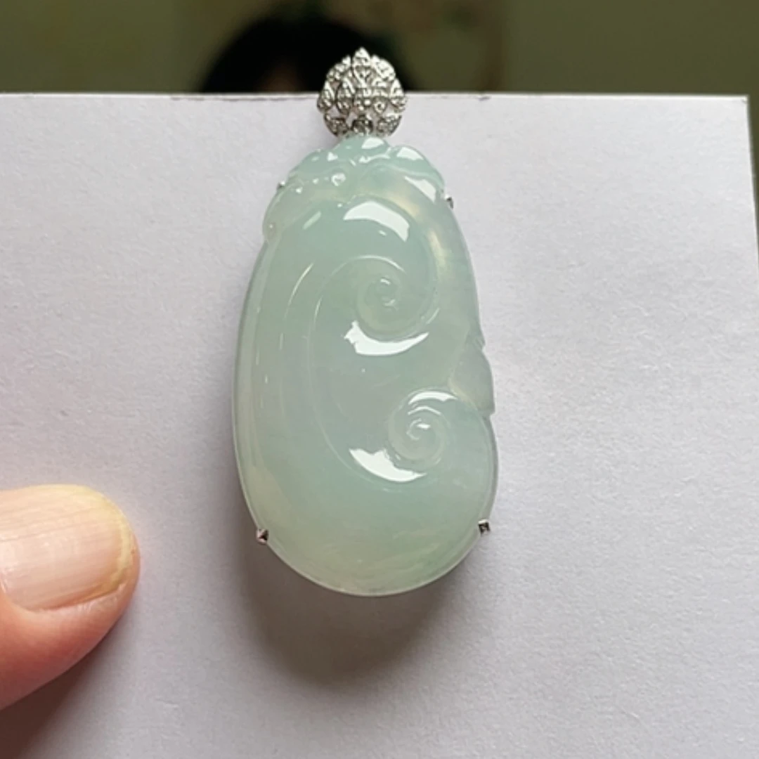 【闪购商品】吊坠(不含链)18K金镶嵌翡翠