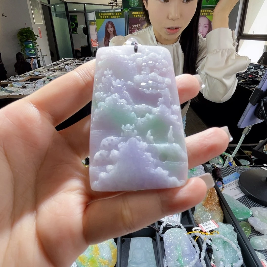 颈饰未镶嵌翡翠一个