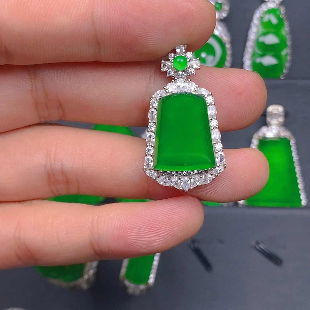 吊坠(赠链)银S925镶嵌翡翠吊坠