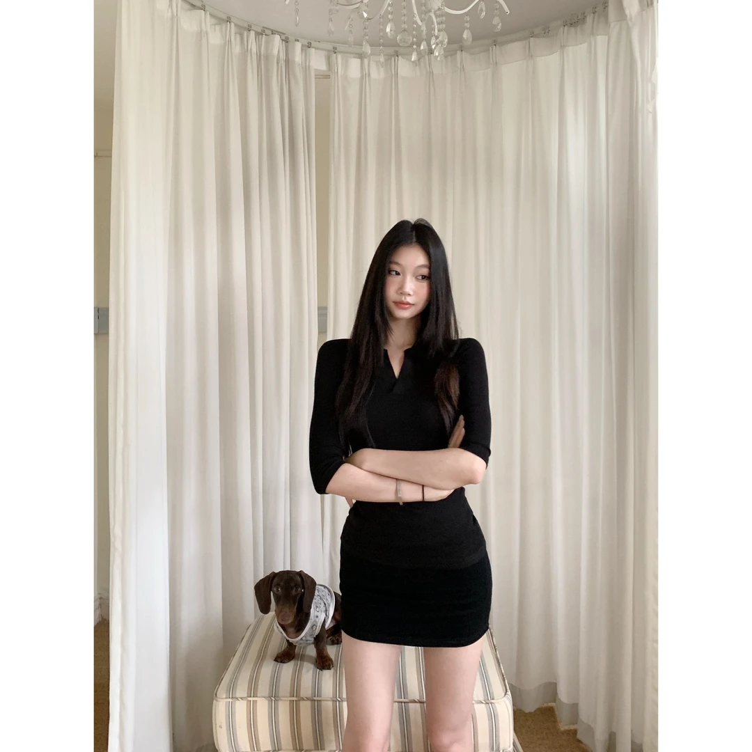 withmin凉皮 黑巧茶话会 V领修身收腰中袖百搭辣妹T恤上衣2523383