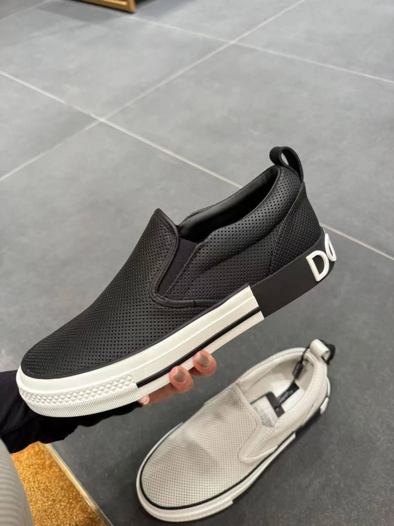 全新未使用D....G黑色/白色休闲一脚蹬鞋透气