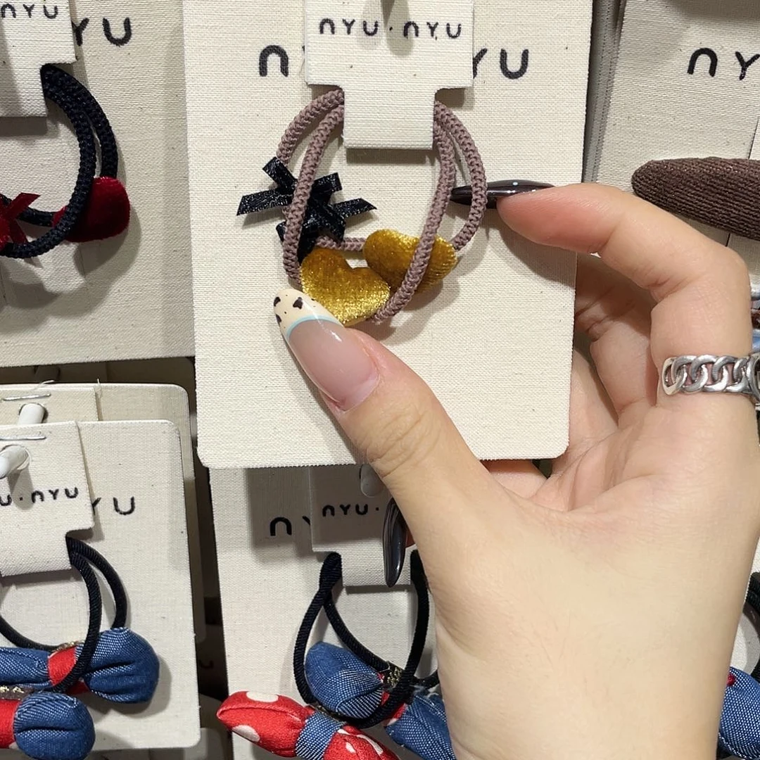 铁合金皮质黄色爱心发绳