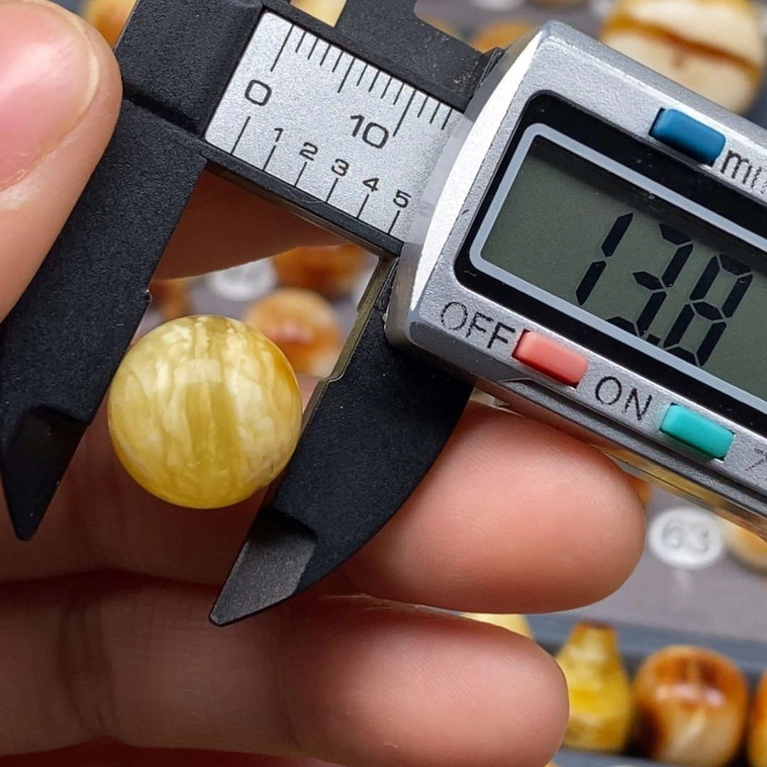 蜜蜡珠宝奇石未镶嵌