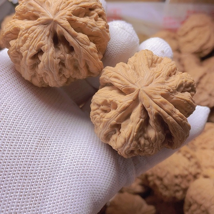 桃核吊坠风****漂粗筋狮子头