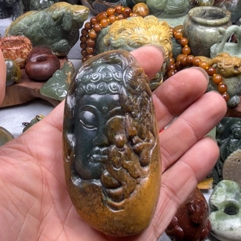 未镶嵌岫岩河磨玉（透闪石质玉）把件手****饼