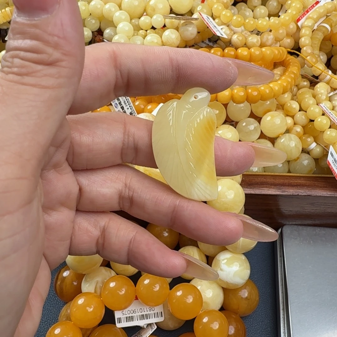 琥珀未镶嵌珠宝奇石
