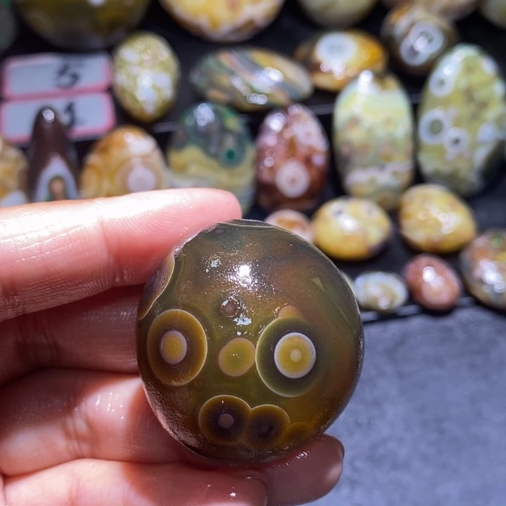 玛瑙/玉髓未镶嵌珠宝半成品130