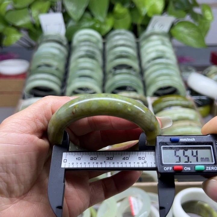 蛇纹石玉未镶嵌手镯56