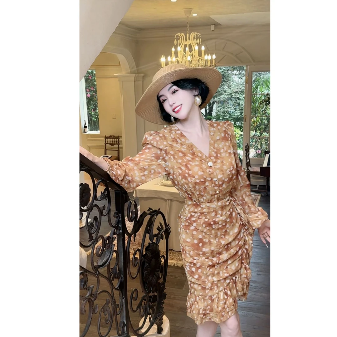 LYXJ【玛奇朵之吻】斜摆连衣裙2025夏季新款收腰显瘦旅游连衣裙