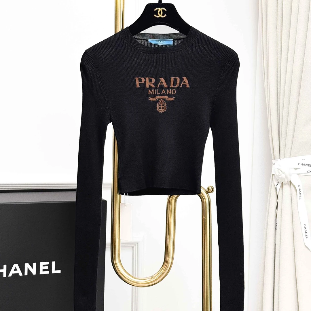 99新 Prada/普拉达 36码黑色拼棕色字母logo提花修身针织上衣