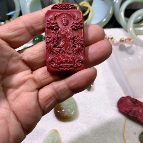 颈饰未镶嵌岫岩老玉（透闪石质玉）猫*