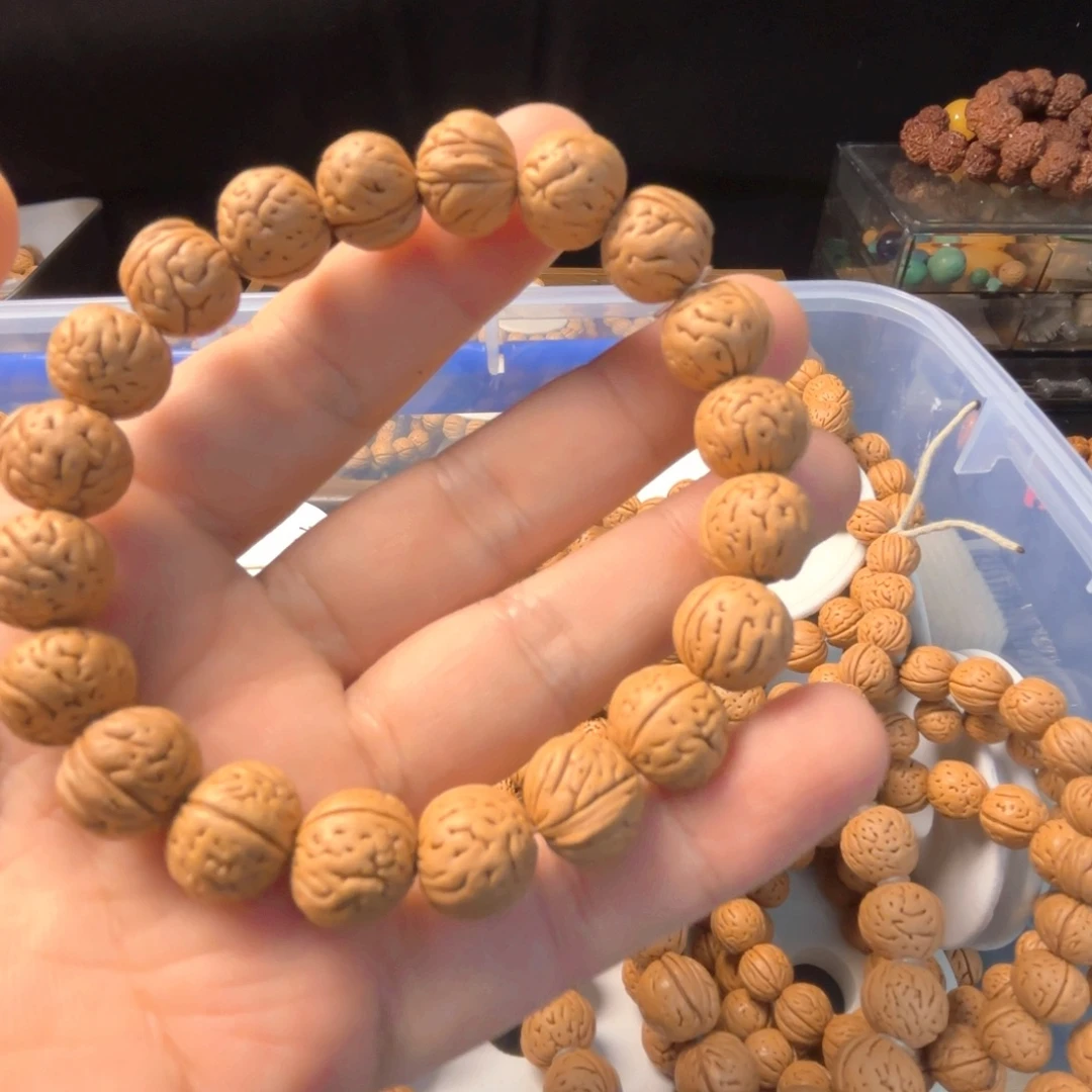 墨***山吊坠龙脊菩提闪。一条筋