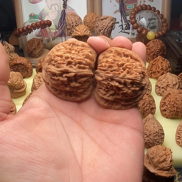 珂***铭把件桃核四座楼45