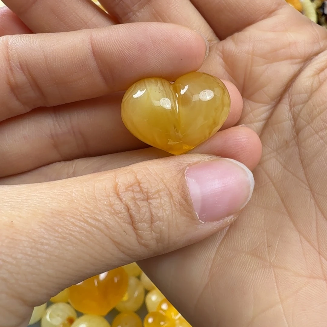 琥珀未镶嵌珠宝奇石